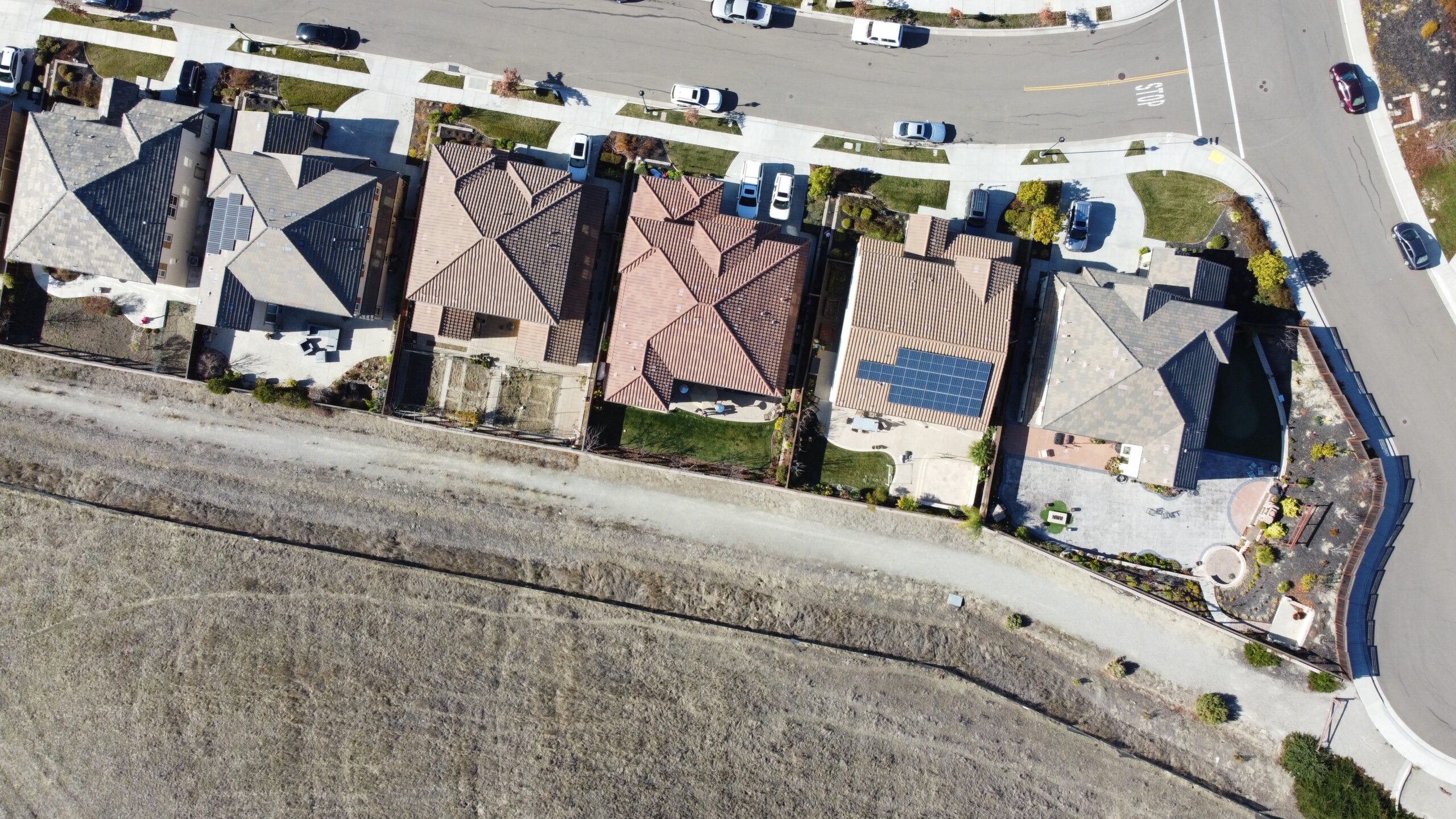 A Texas neighborhood with a house powered by an off-grid solar system